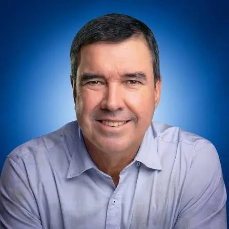 Riedel é reeleito no 1º turno e MS escolhe Azambuja e Capitão Contar para o Senado