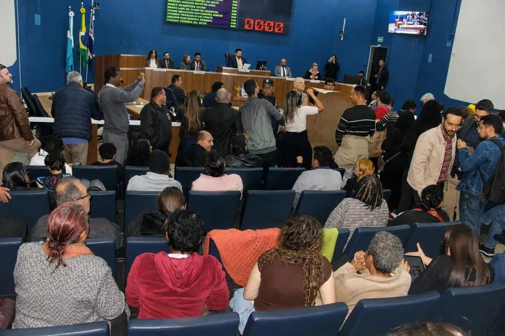 Câmara de Três Lagoas aprova atualização do Plano Diretor em sessão marcada por protestos e tumulto 