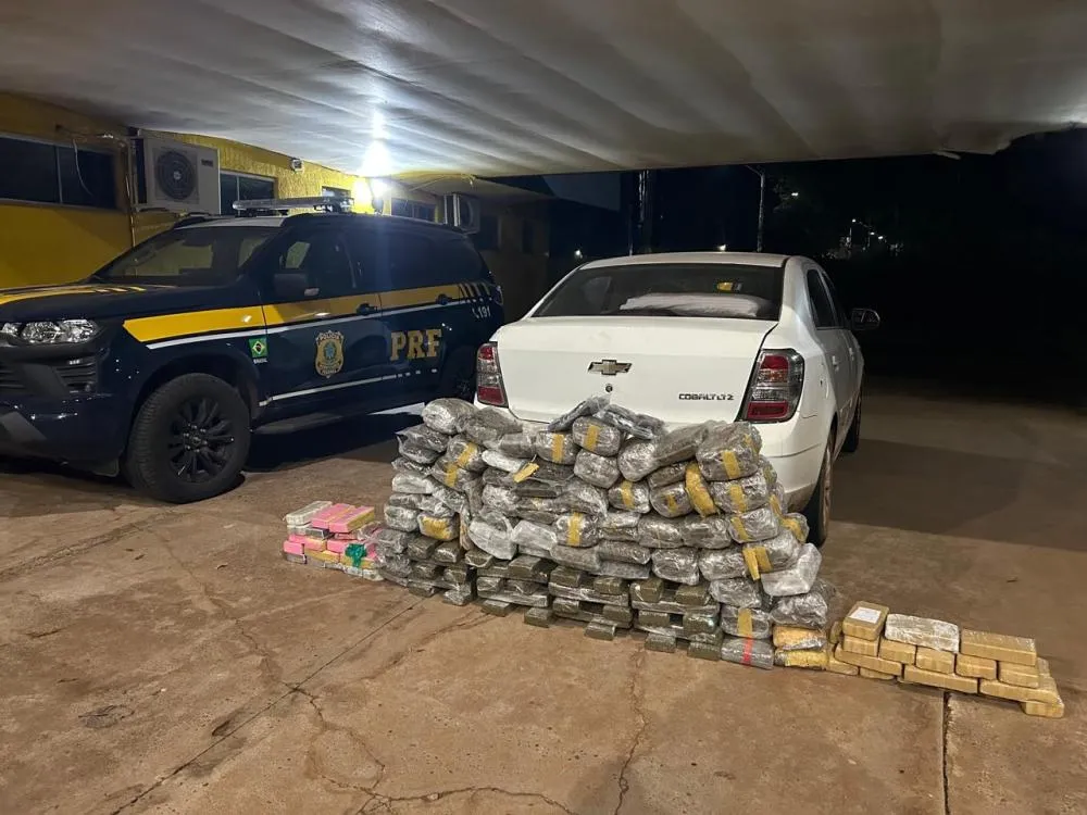 PRF apreende 132 Kg de drogas em Água Clara