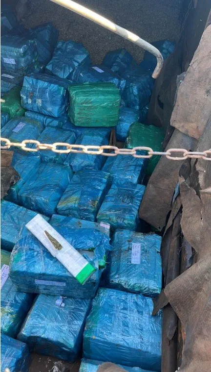 PRF e PF apreendem 1,4 tonelada de maconha na divisa entre MS e PR
