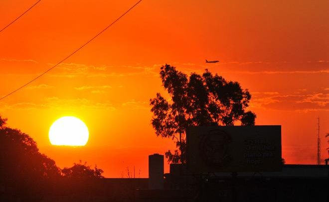 Calor predomina, mas próxima semana terá frio e tempestades no Estado