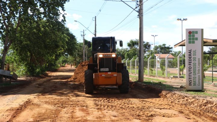 Prefeitura de Três Lagoas inicia pavimentação asfáltica da rua de acesso ao IFMS