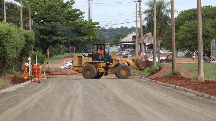 Bairro Santa Rita começa a receber drenagem e pavimentação em diversas ruas