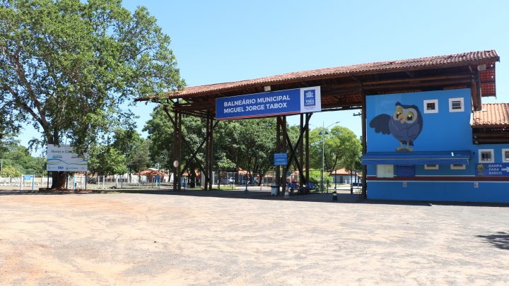 Visitantes buscam lazer no Balneário Municipal com garantia de segurança sanitária