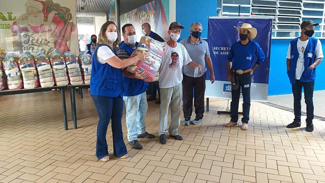 Entrega de 597 cestas de alimentos às famílias do CRAS “São João” encerra Campanha do Natal Solidário na Cidade