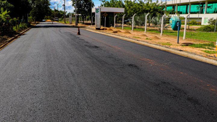 Prefeitura finaliza asfalto de rua de acesso ao IFMS