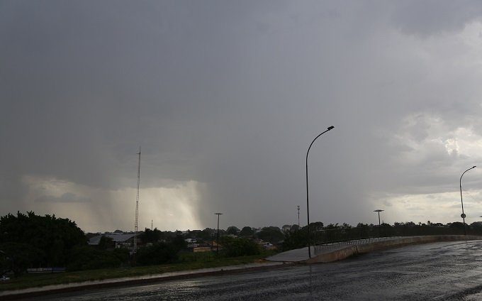 Inmet emite alerta para tempestades e chuvas intensas em cidades de MS