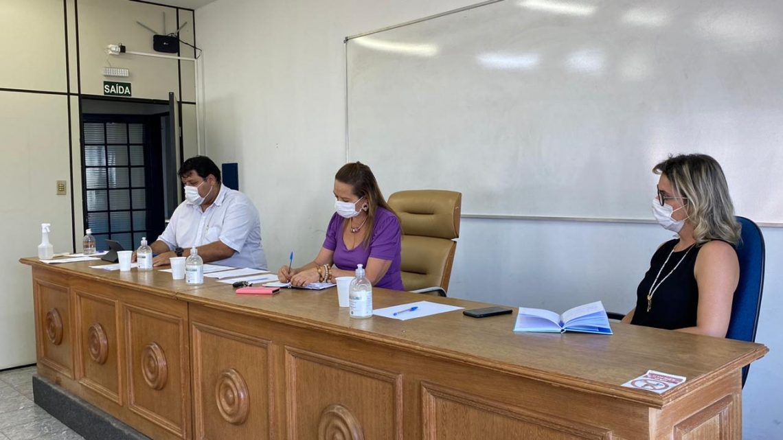 Membros do Comitê de Enfrentamento a COVID-19 decidem em reunião interditar a prainha do Jupiá
