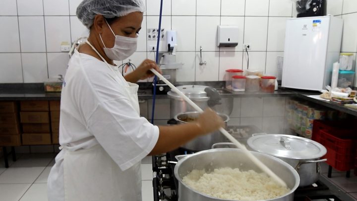 Educação realiza capacitação de Cozinheiras da Rede Municipal de Ensino