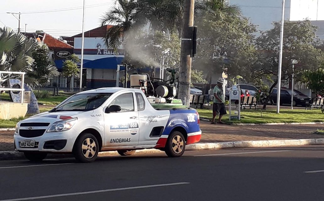 Com quatro veículos em operação, Endemias inicia força-tarefa com Fumacê em 20 bairros de Três Lagoas