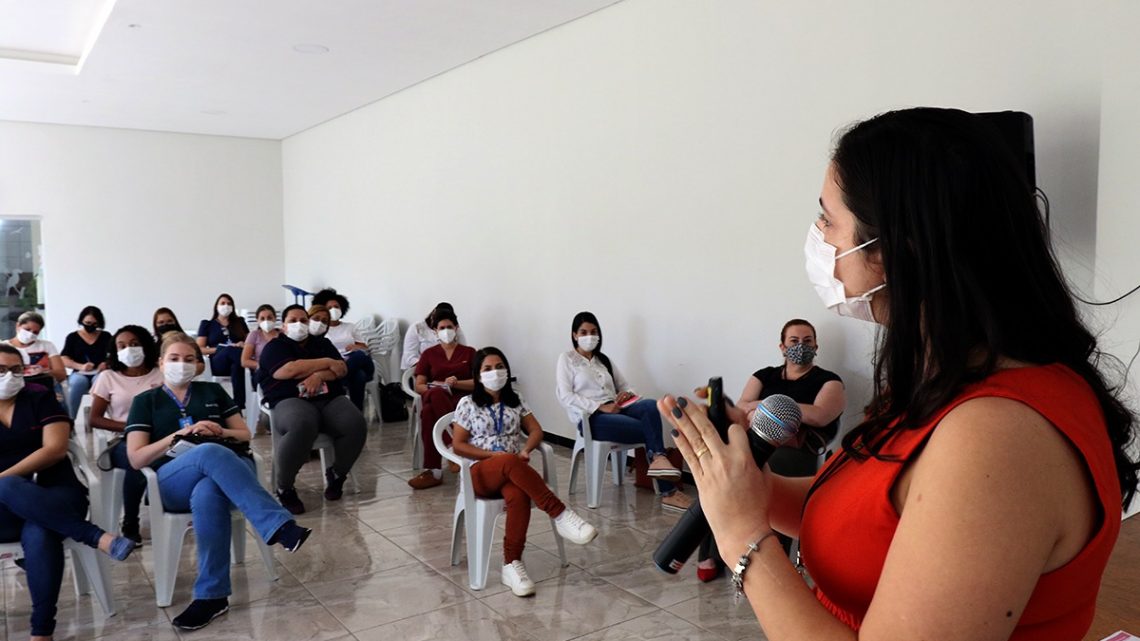 Enfermeiros da SMS passam por treinamento para coleta do exame de citologia oncótica (preventivo) em Três Lagoas