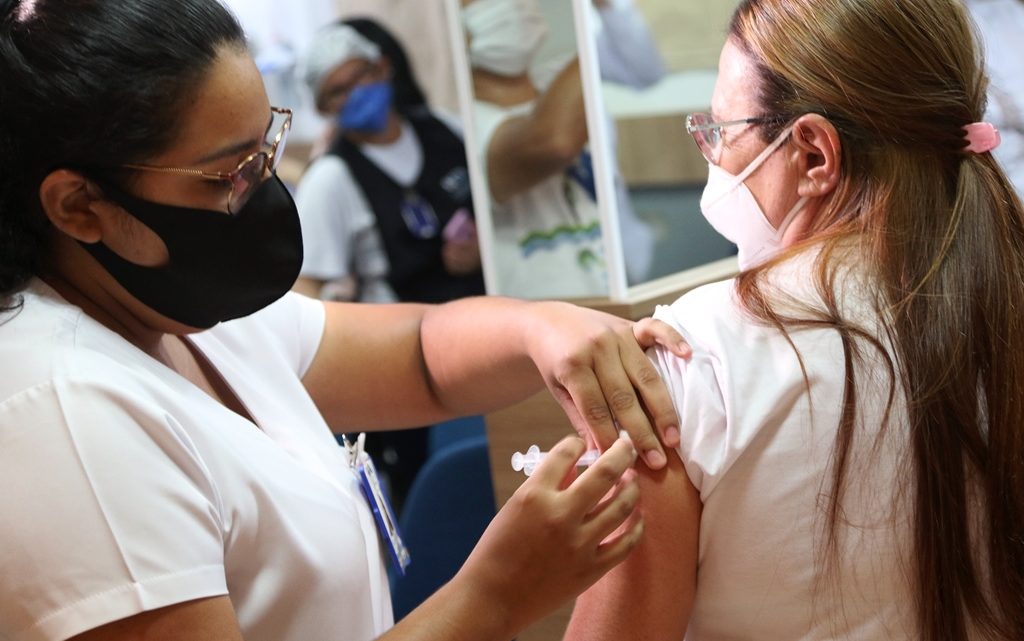 Nesta terça-feira (11), inicia a etapa de vacinação contra a Influenza A (H1N1) para idosos e professores