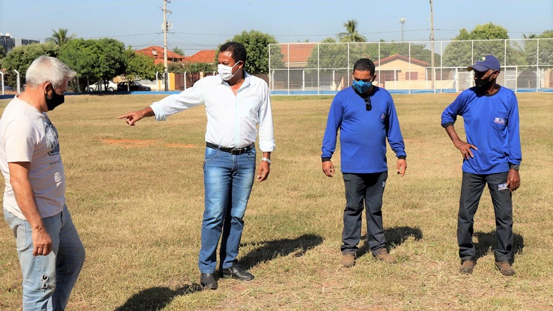 SEJUVEL constrói calçada e realiza melhorias no Campo de Futebol do bairro Santo André