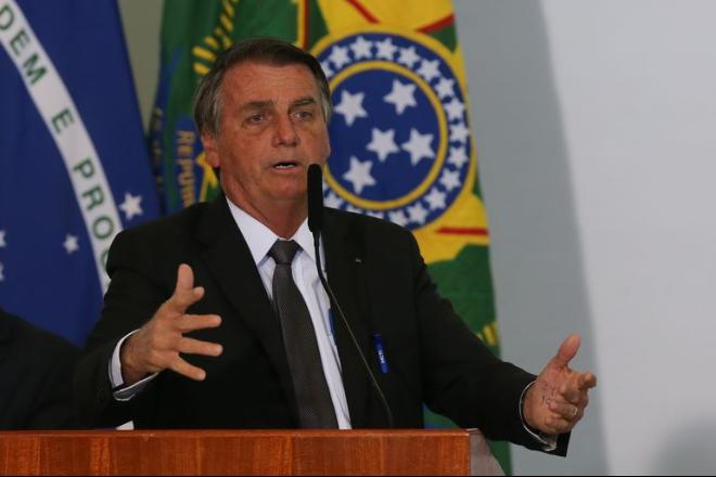 Bolsonaro sugere que, sem voto impresso, pode não disputar eleições de 2022