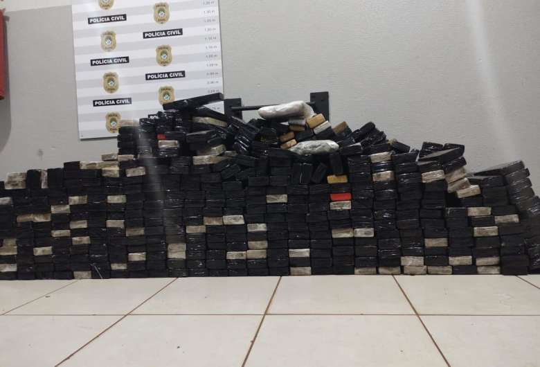 Polícia Civil apreende mais de 700 tabletes de maconha em residência durante Operação Hórus