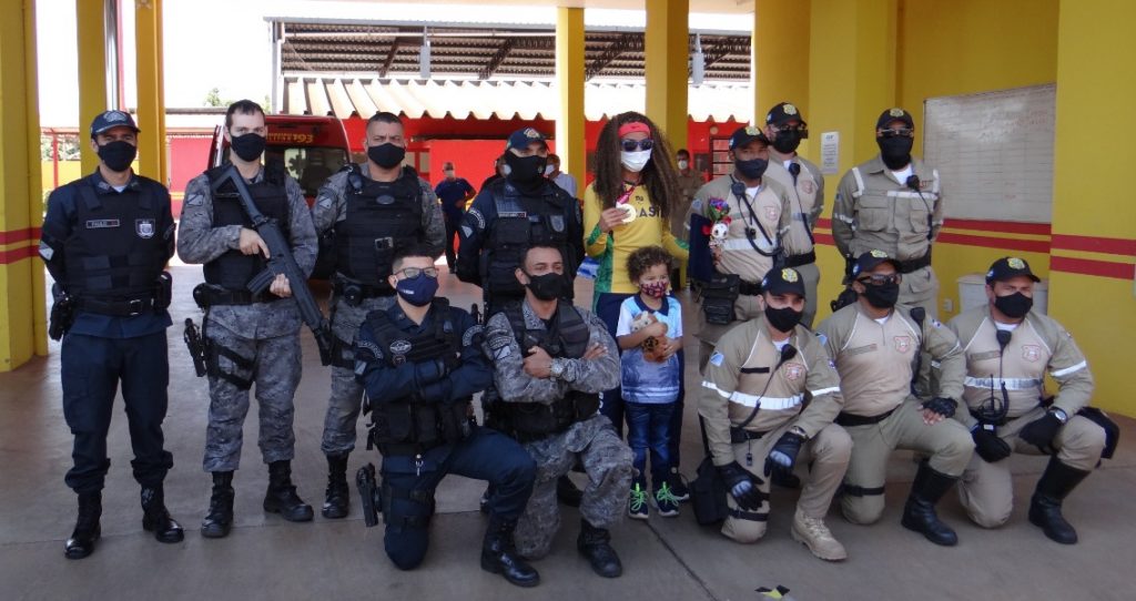 Polícia Militar participa de recepção a atleta paralímpica Silvânia Acosta