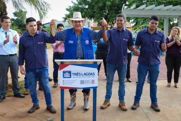 Guerreiro entrega Praça do Vila Verde e moradores já podem aproveitar mais um espaço de lazer em Três Lagoas