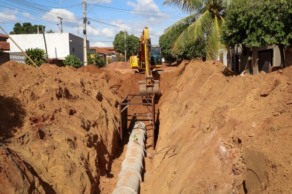 Obras de drenagem e pavimentação no Vila Zuque estão a todo vapor