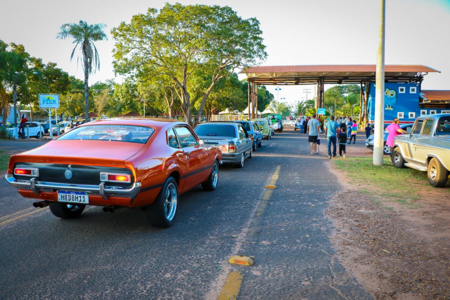 Cerca de 5.500 pessoas prestigiaram o 10º Encontro de Carros Antigos de Três Lagoas