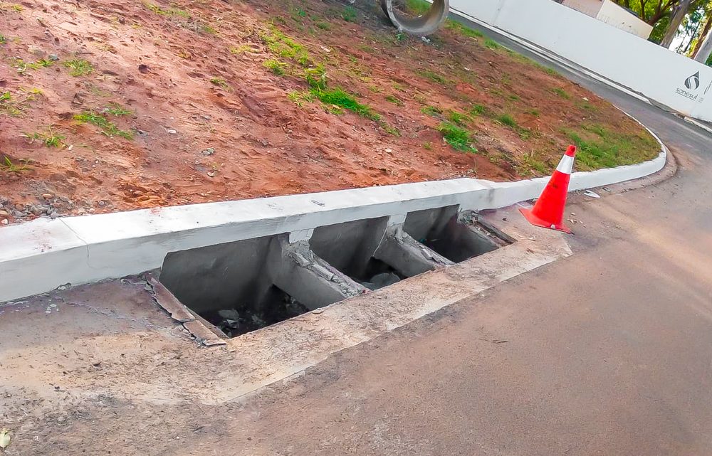 PREJUÍZO PARA TODOS – 06 grelhas de bueiro do Bairro São João são furtadas no final de semana em Três Lagoas