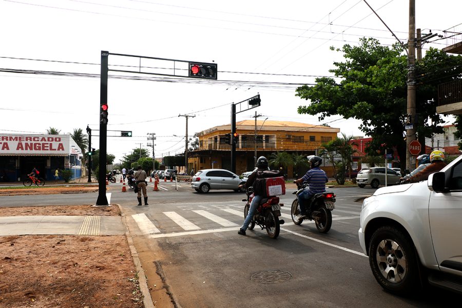 Semáforos da Av. Rosário Congro e Fillinto Muller já começaram a operar nesta terça-feira (30)