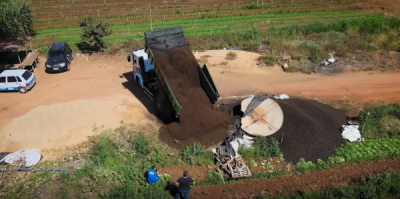 Departamento de Agronegócio realiza transporte de insumos para estimular e alavancar produção local