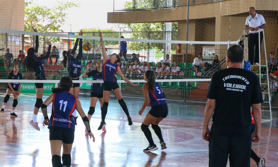 Voleibol de Três Lagoas avança para as quartas de final; confira a rodada de jogos dos JEMS