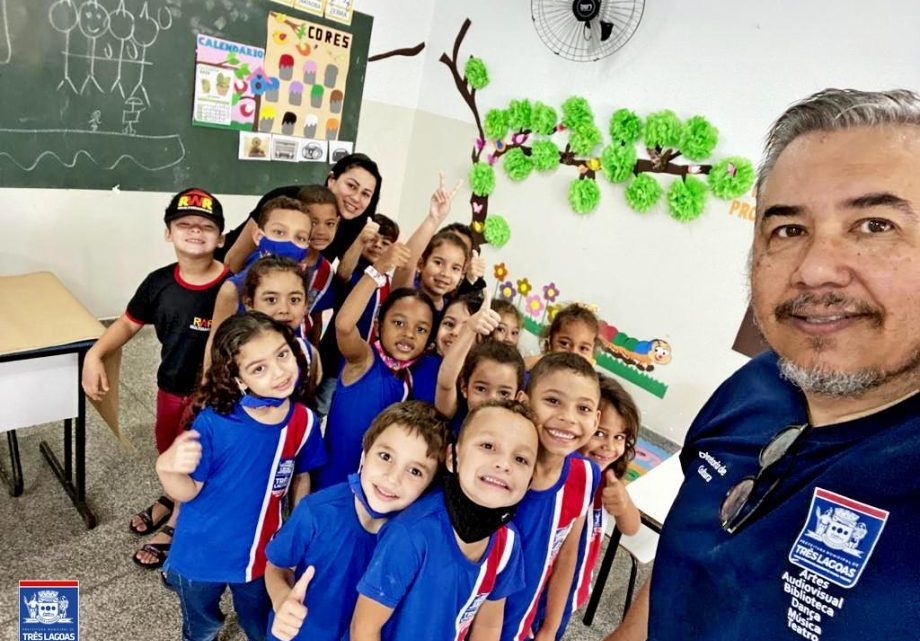 Alunos do 6º ano da E.M. Odeir Antônio da Silva participam de oficina de fotografia e já estão dando um show no registro de imagens