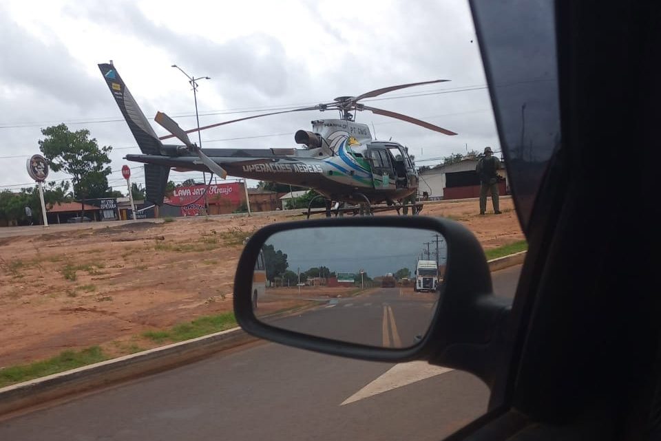 Com o uso de helicóptero, polícia deflagra megaoperação em Água Clara