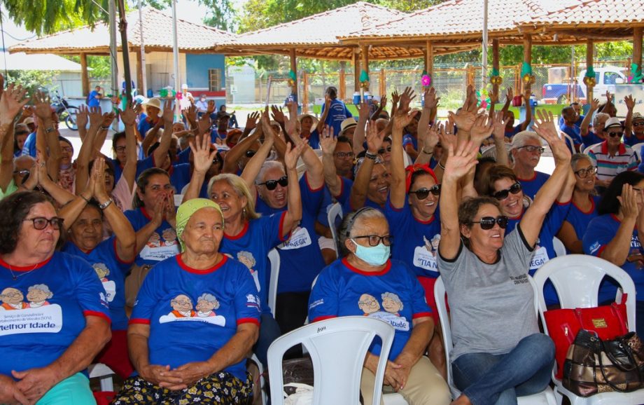 Idosos dos serviços da SMAS participam de confraternização no Balneário em Três Lagoas