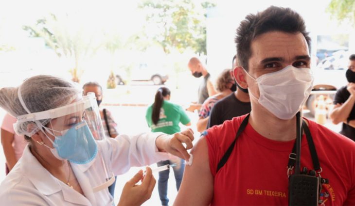 Secretaria realiza ‘Dia D’ de vacinação pré-Carnaval contra a Covid-19 em Mato Grosso do Sul