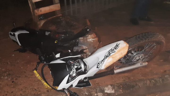 Motociclista sofre fratura exposta durante acidente de trânsito em Água Clara