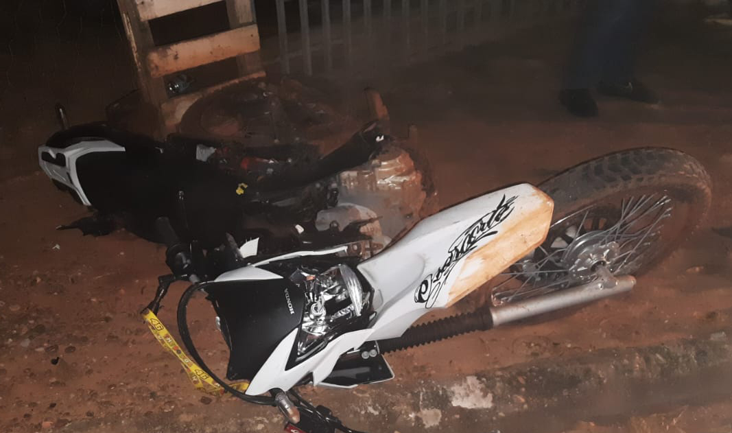 Motociclista sofre fratura exposta durante acidente de trânsito em Água Clara