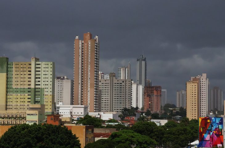 Segunda tem previsão de tempo com sol e chuvas isoladas no Estado de MS