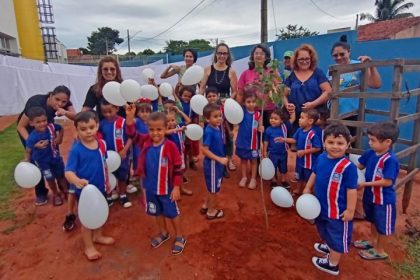 CEI “Jardim das Acácias” recebe plantio de árvores pelo Projeto “Escola Mais Verde”