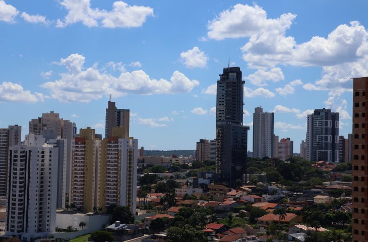 Previsão marca sol e variação de nebulosidade na quinta-feira em MS