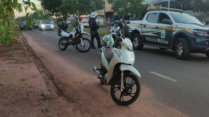 PM flagra motociclista sem CNH em Três Lagoas