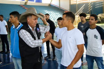 Prefeito Angelo Guerreiro participa de juramento à bandeira nacional