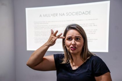 SMAS e CIL proporcionam encontro de mulheres da comunidade surda