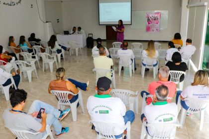 COMITÊ DA DENGUE – Além da medidas de combate a doença, reunião teve apresentação de repelente natural produzido por estudantes da E.E Bom Jesus