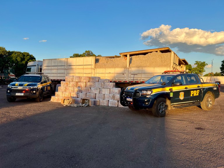 PRF apreende 1400 quilos de maconha em Três Lagoas